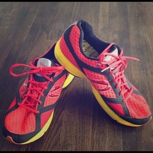 Nearly NEW Newton Gravity 7 Neutrals - Men’s 11.5